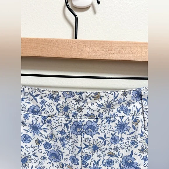 Vintage 60s 80s high rise pleated floral Bermuda shorts blue white cottagecore - Picture 8 of 10